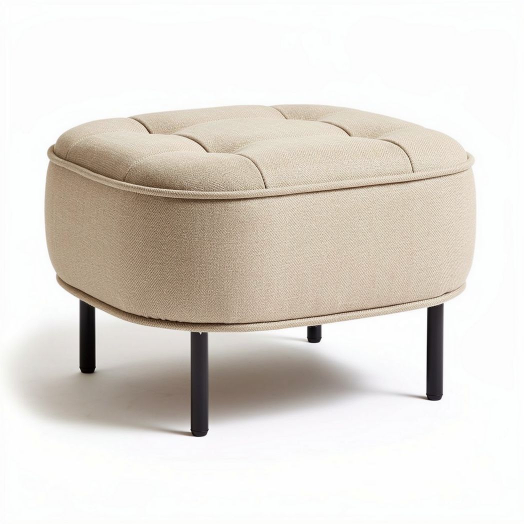 Zacht stoffen poef met vier metalen poten 50 x 50 x 40cm beige